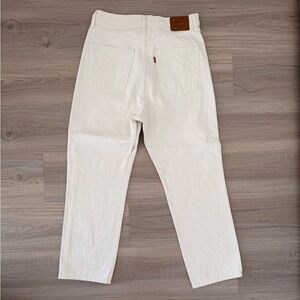 Women’s Levi’s “70s Slim Straight” White Jeans